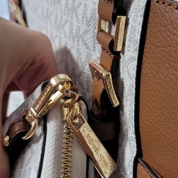 Michael Kors 2 Set Matching Designer Shoulder Bag Purse Tote Hanbag Wallet NWT - Picture 9 of 14